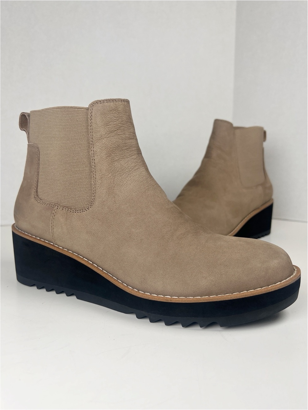 EILEEN FISHER Women Size 9 Taupe Tan Nubuck Leather Lilou Round Toe Wedge Bootie